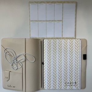 Excellent condition TULA planner cream exterior with interior planners